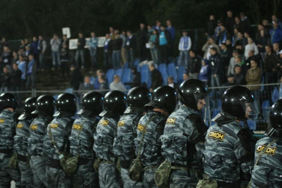 «Футбол особого режима»: фоторепортаж с западной трибуны «Балтики» на матче с «Зенитом»